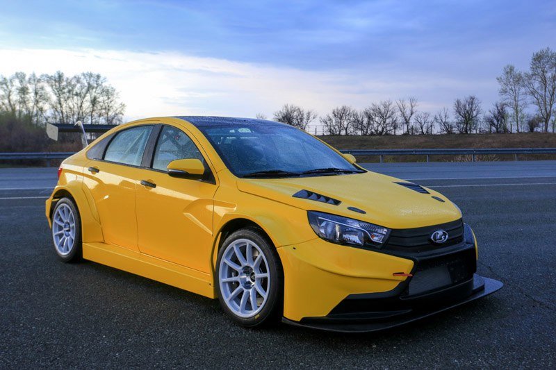 Lada Vesta получила 350-сильную версию для кольцевого чемпионата