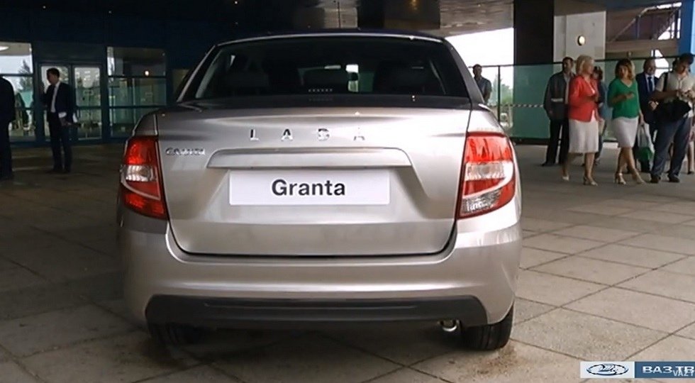 Появились «живые» изображения обновленной Lada Granta