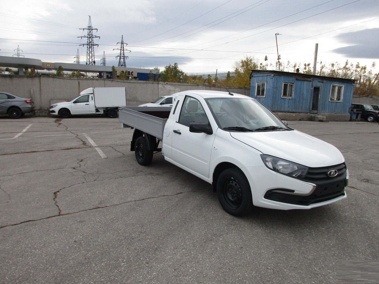 Начались продажи обновленных пикапов Lada Granta
